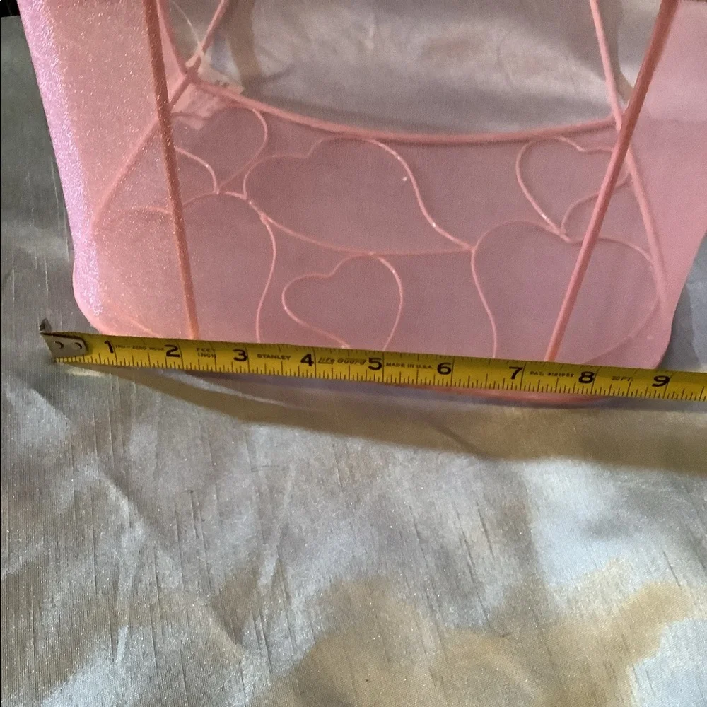 💕Pink metal & fabric basket w/hearts on the front.  Great for Valentines Day!💕